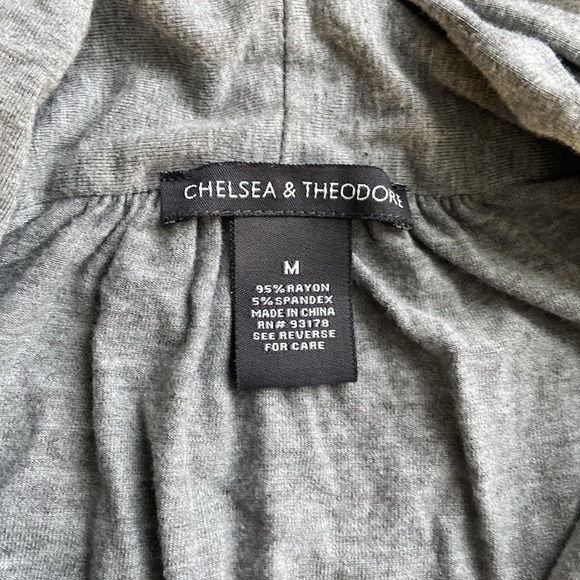 Chelsea and Theodore rayon sleeveless v-neck top size M - Picture 4 of 6